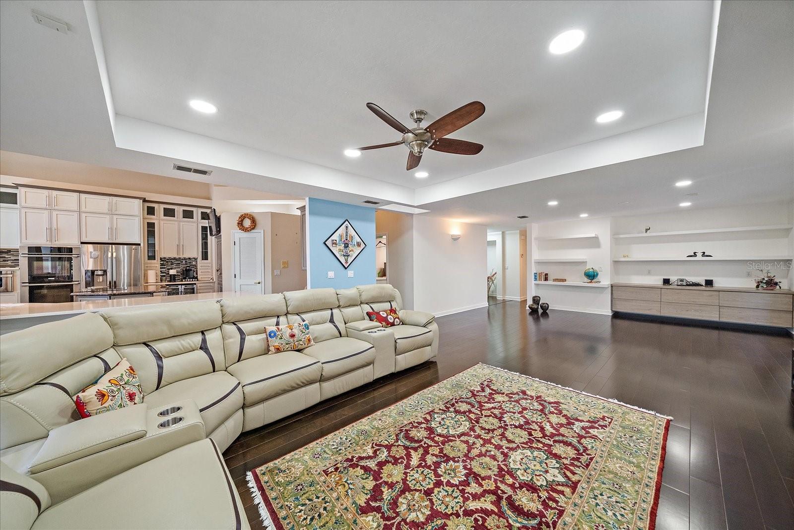 SUN N LAKE - Residential