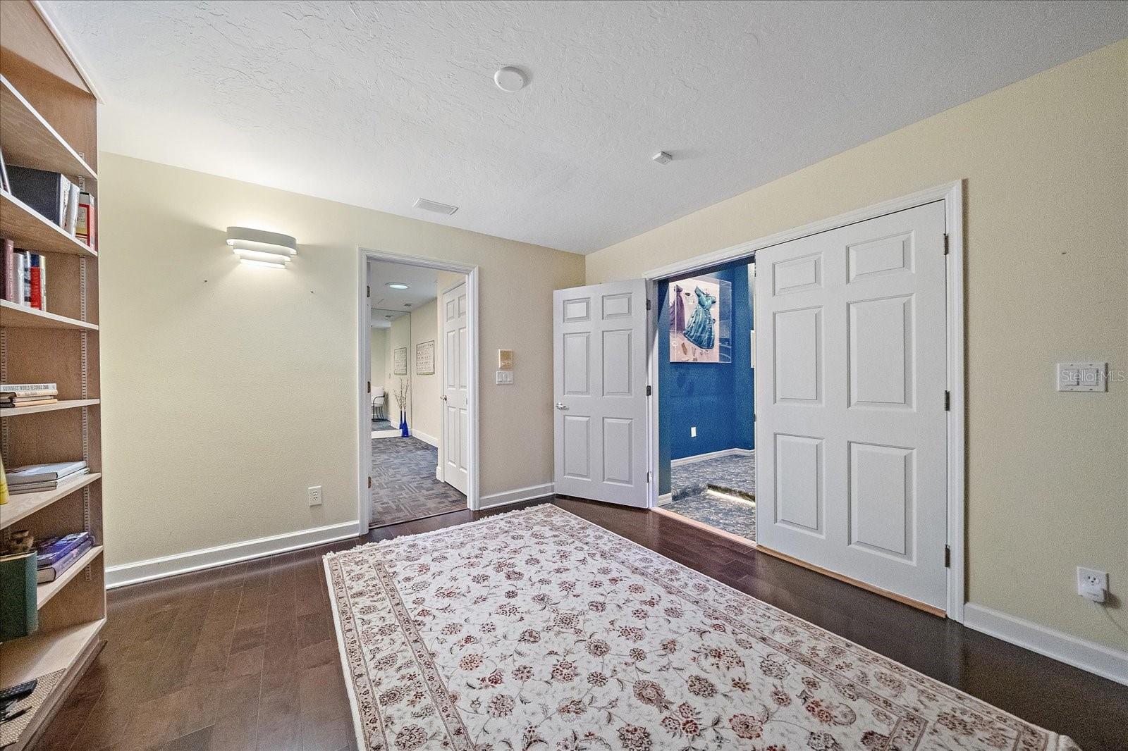 SUN N LAKE - Residential