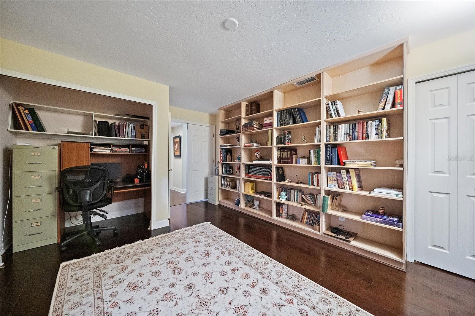 SUN N LAKE - Residential