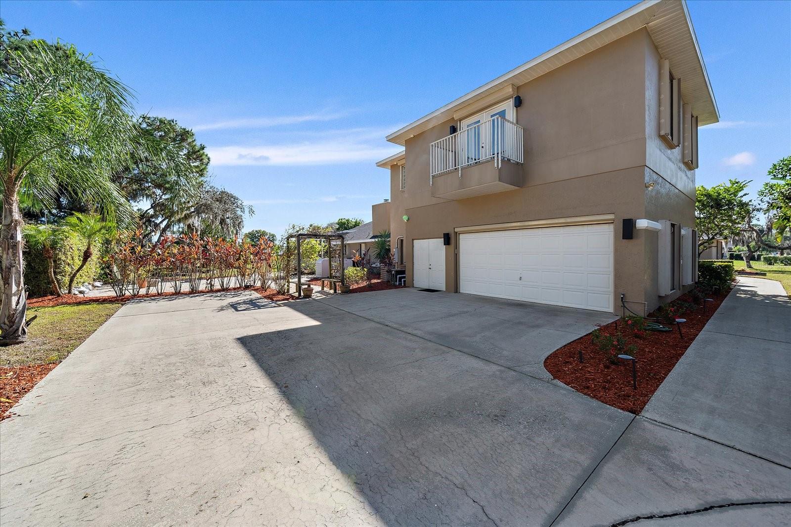 SUN N LAKE - Residential