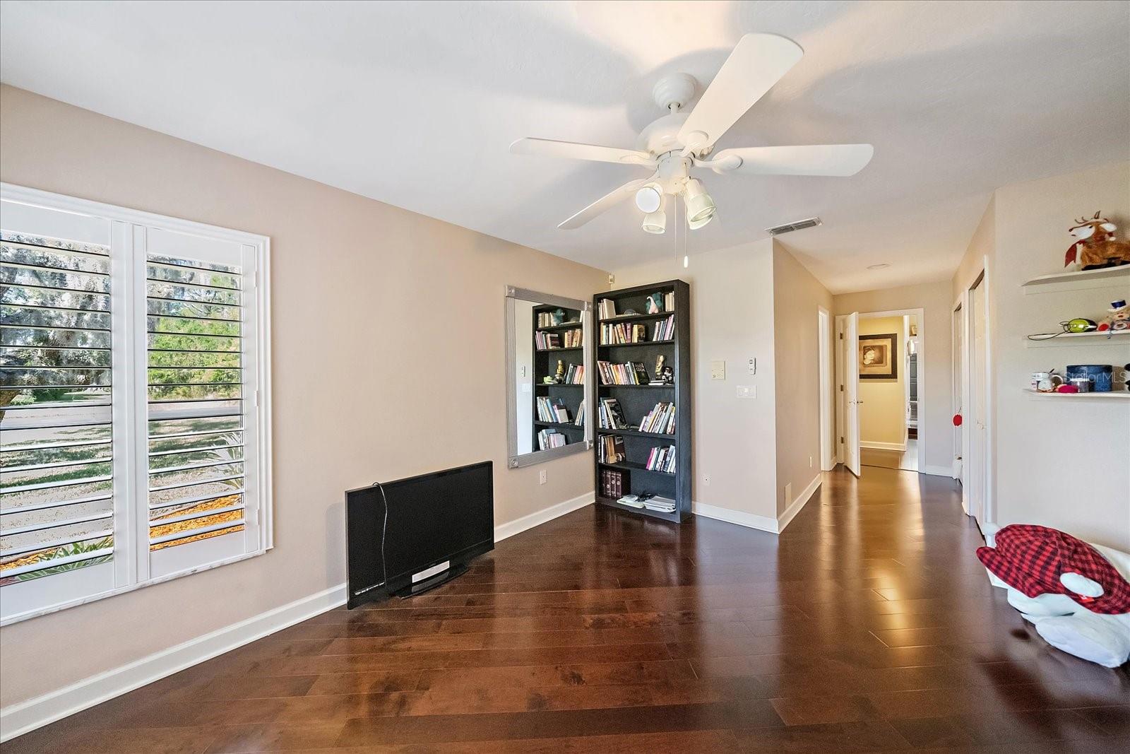 SUN N LAKE - Residential