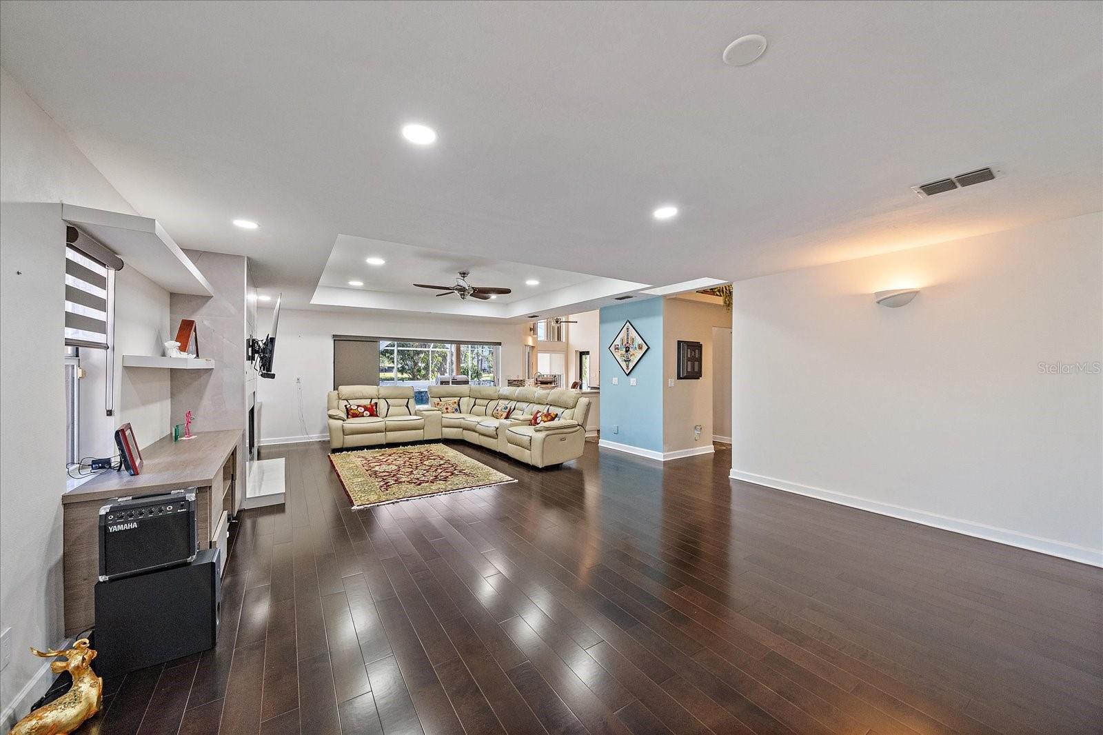 SUN N LAKE - Residential