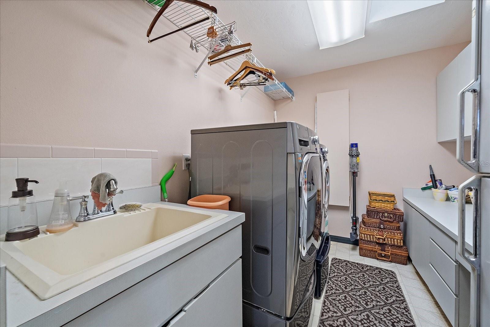 SUN N LAKE - Residential