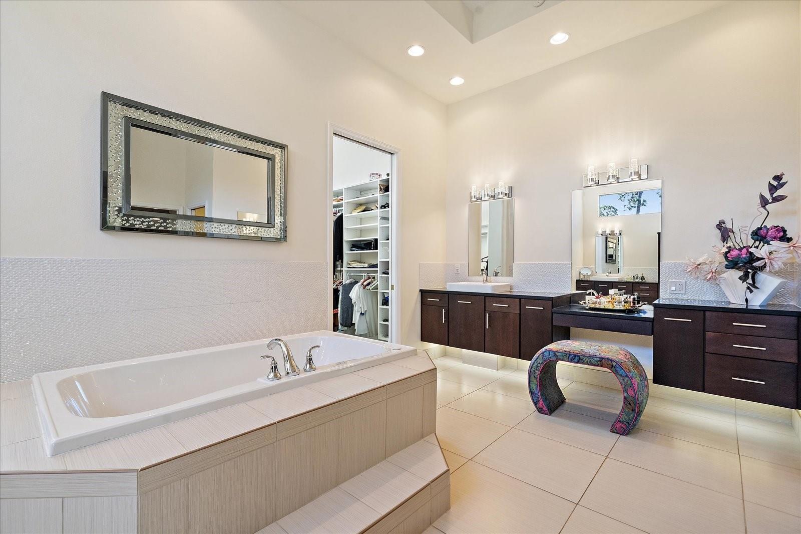 SUN N LAKE - Residential