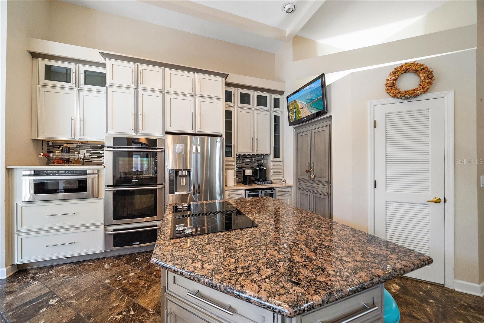 SUN N LAKE - Residential