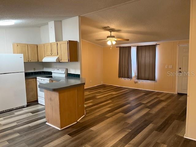 SUNSHINE PARK - Residential Lease