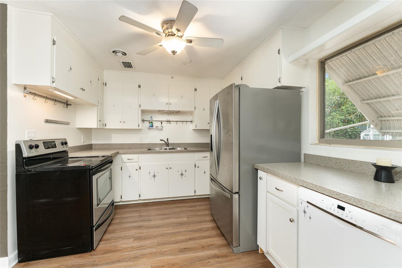 MICHIGAN HEIGHTS - Residential