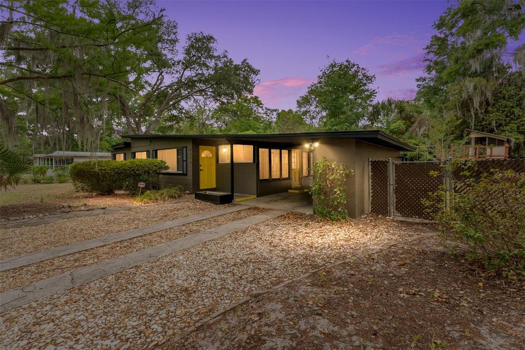 Photo of 2214 NE 7th Terrace, Gainesville, FL 32609 (MLS # GC540076)