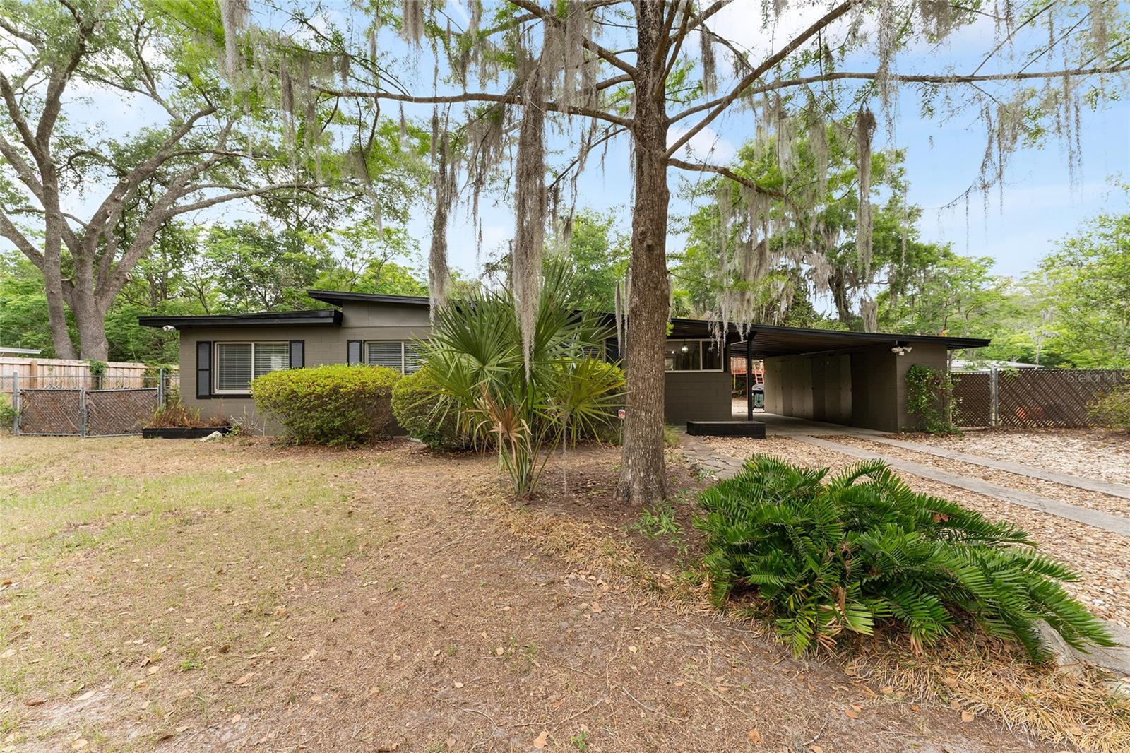 MICHIGAN HEIGHTS - Residential