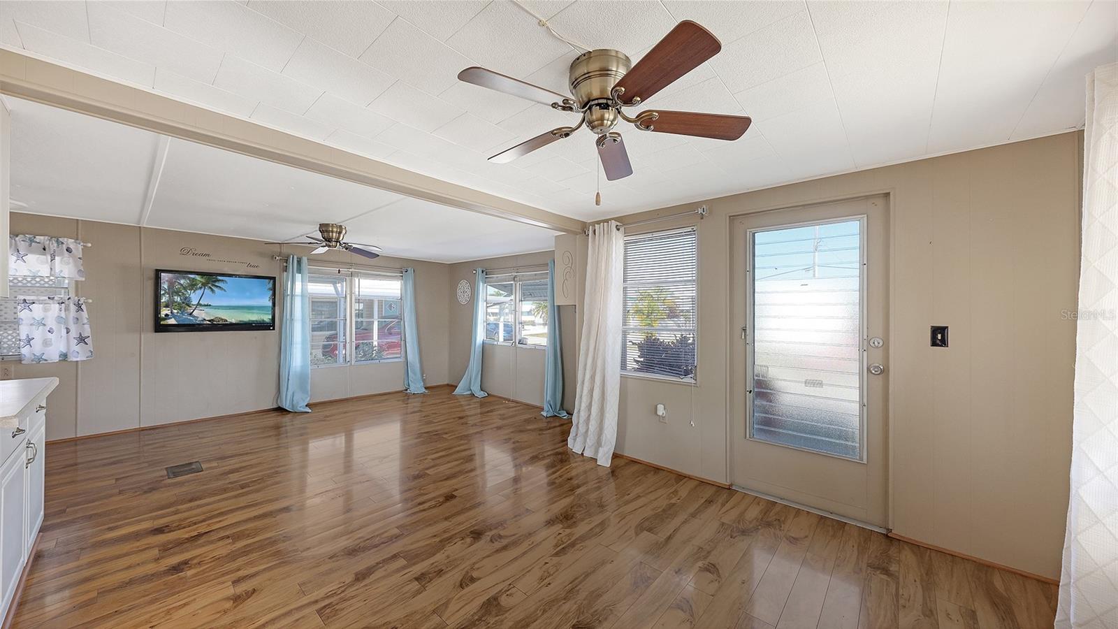 DE SOTO COMMUNITY UNIT ONE - Residential