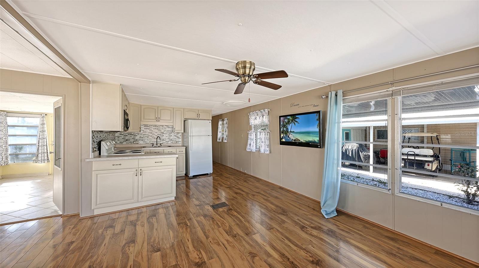 DE SOTO COMMUNITY UNIT ONE - Residential