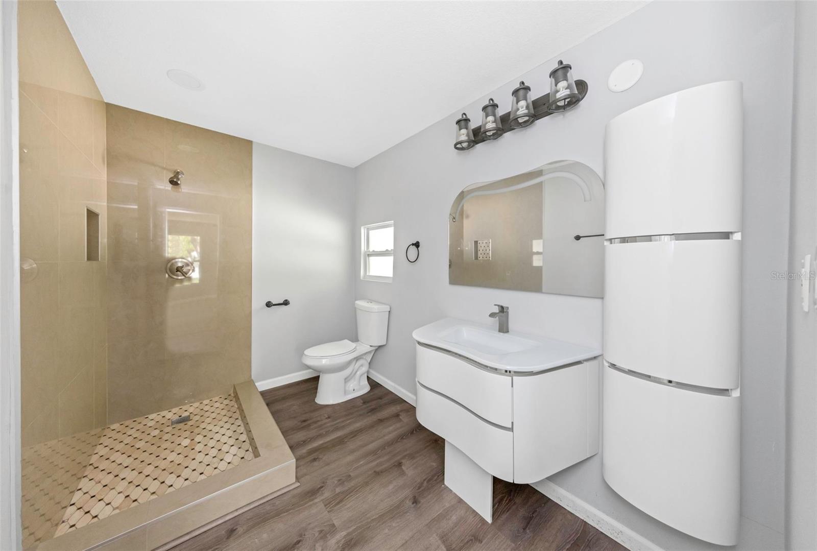 MOON LAKE ESTATES - Residential