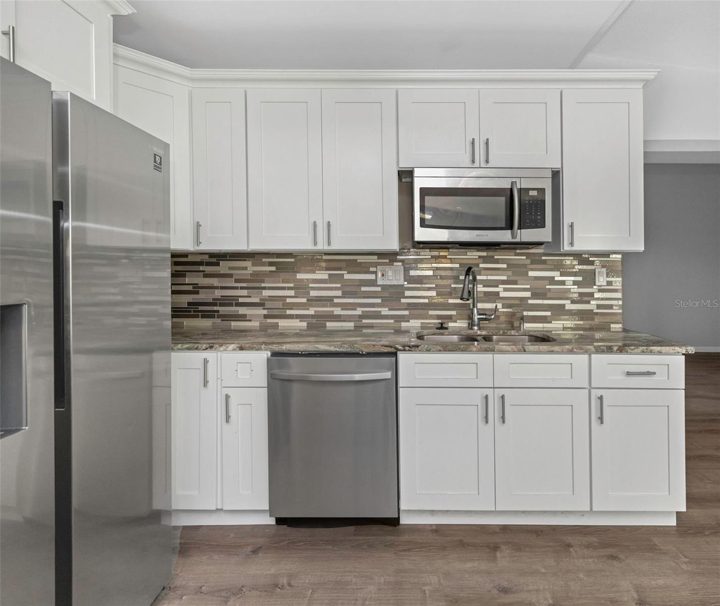 MOON LAKE ESTATES - Residential