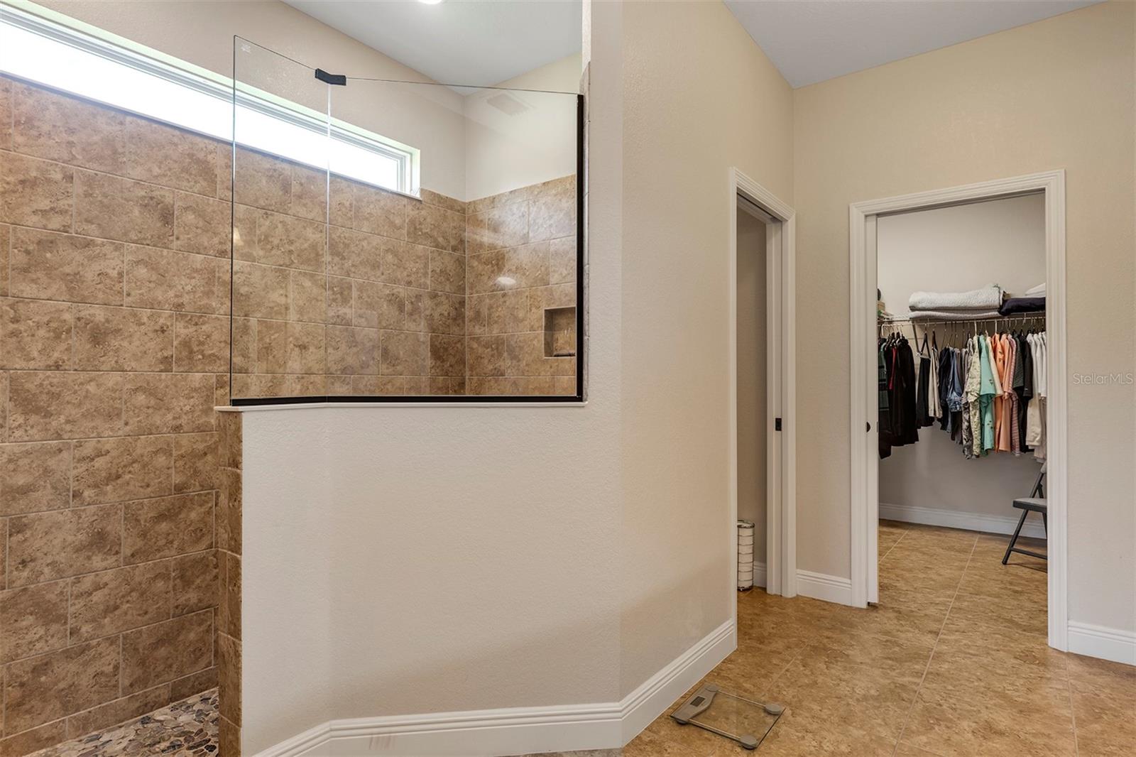 ARLINGTON RIDGE - Residential