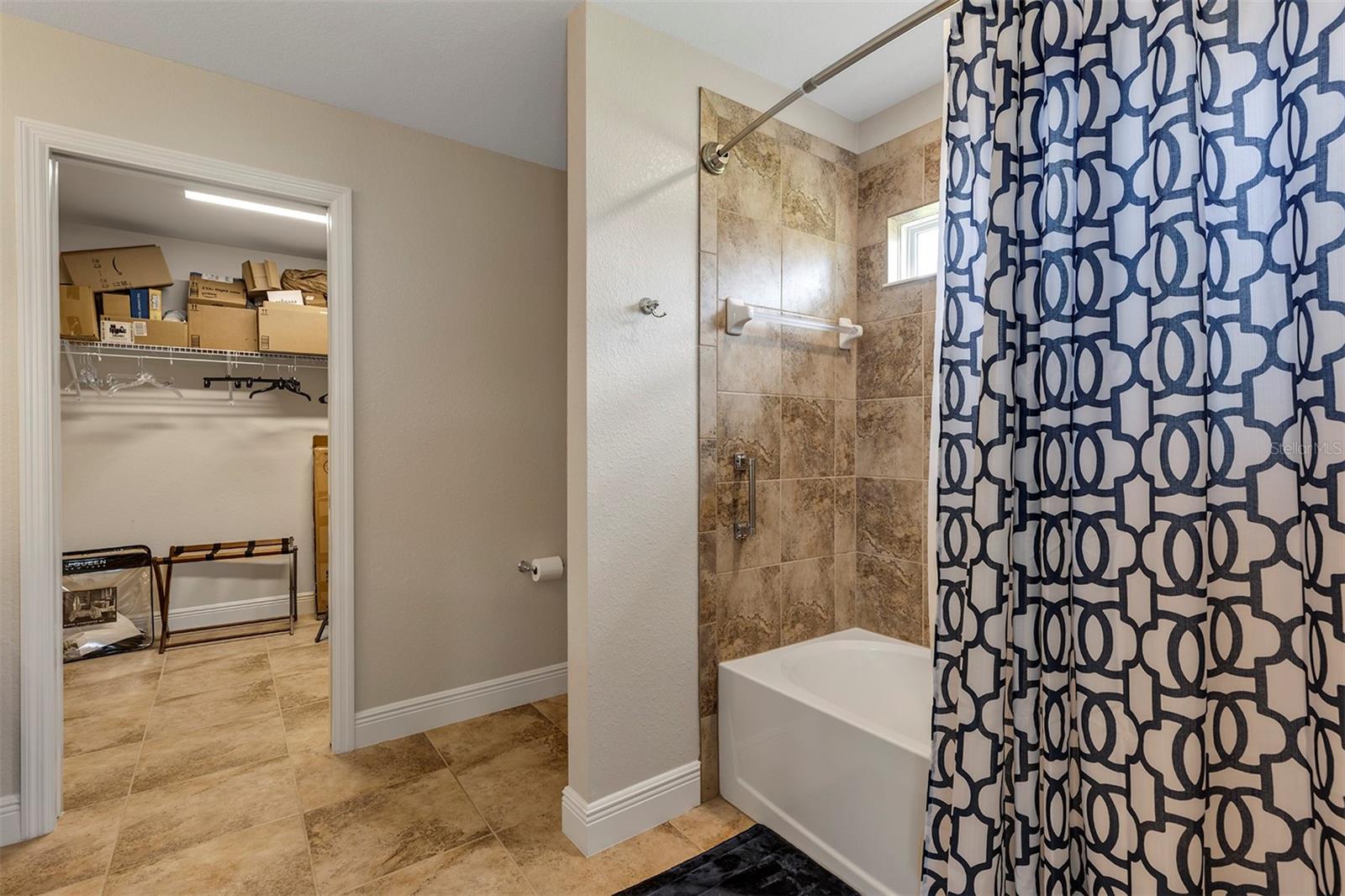 ARLINGTON RIDGE - Residential