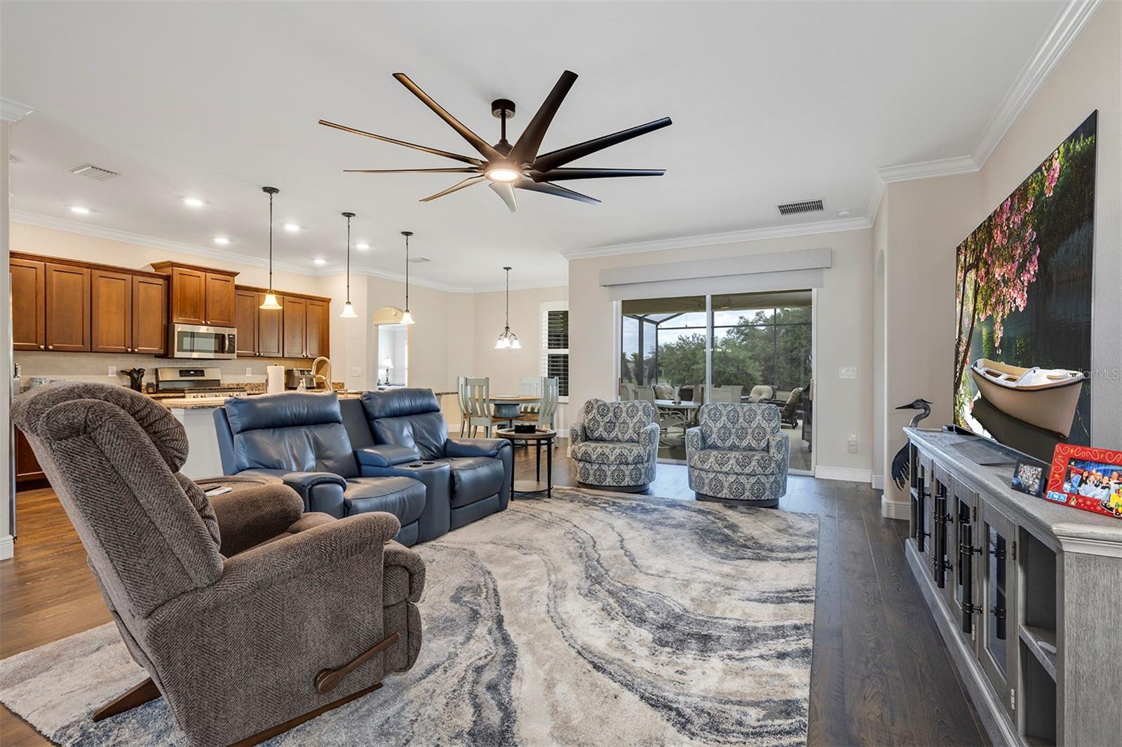 ARLINGTON RIDGE - Residential