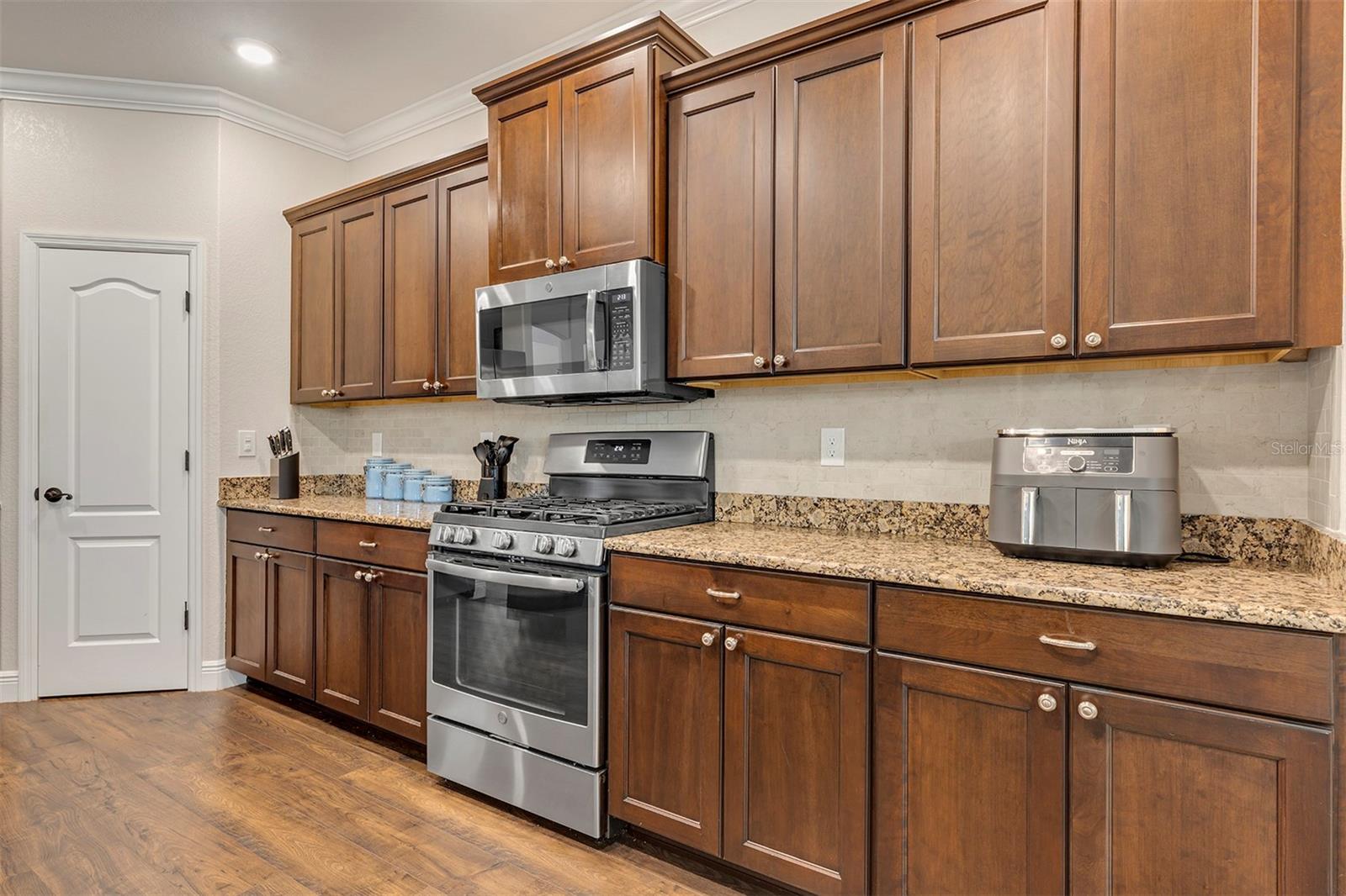 ARLINGTON RIDGE - Residential