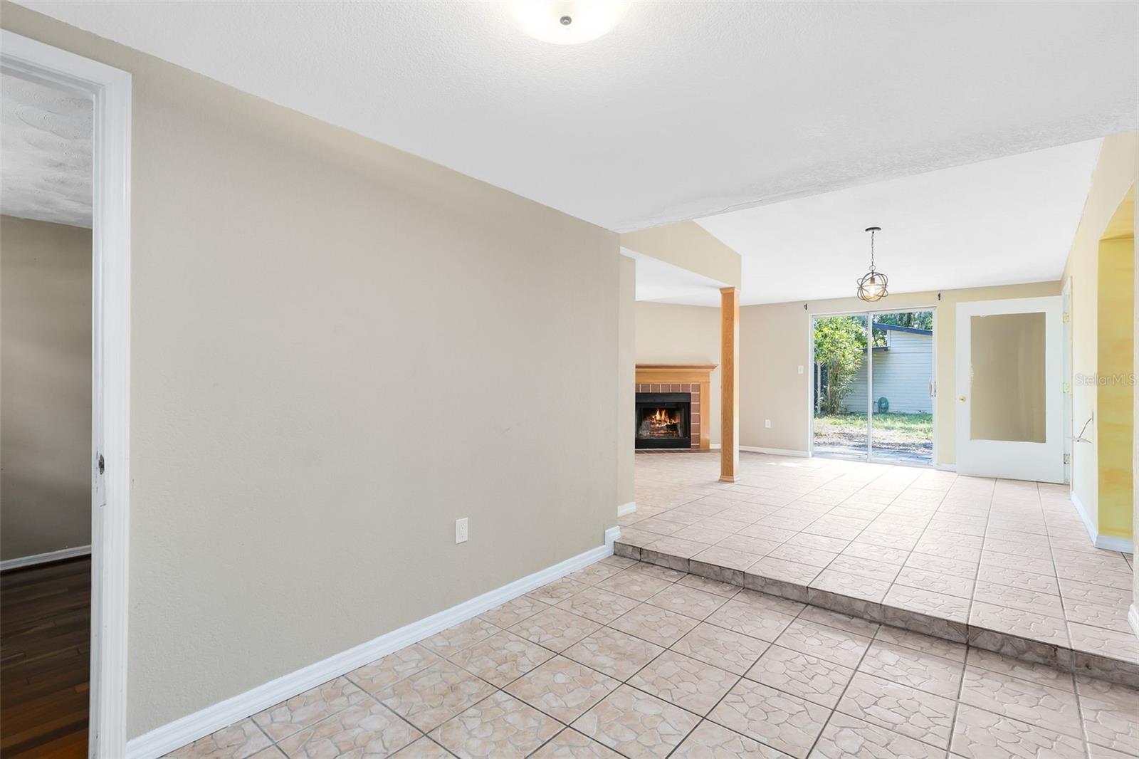 3513 FAIRWAY LANE