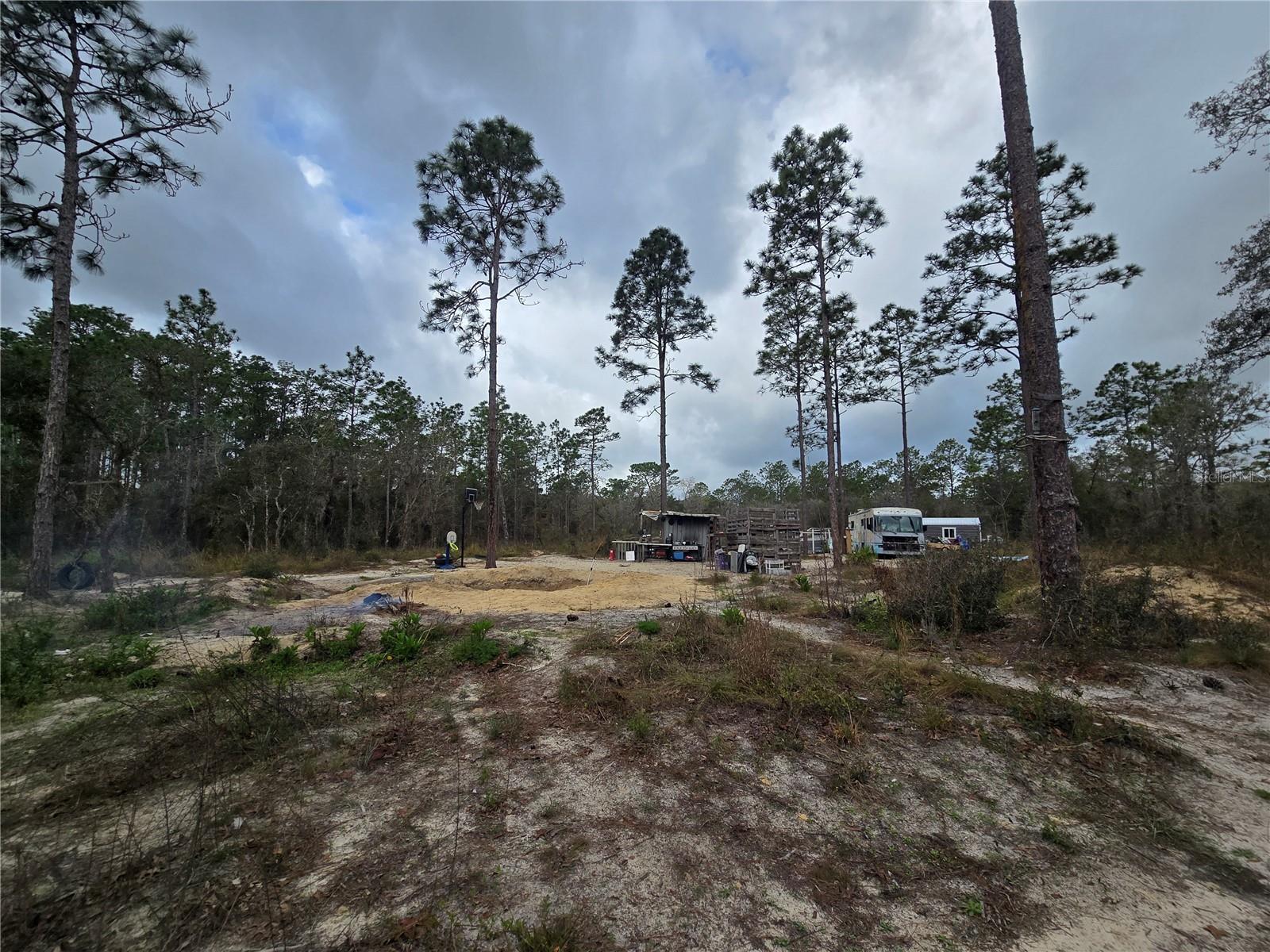 RAINBOW LAKES ESTATE - Land