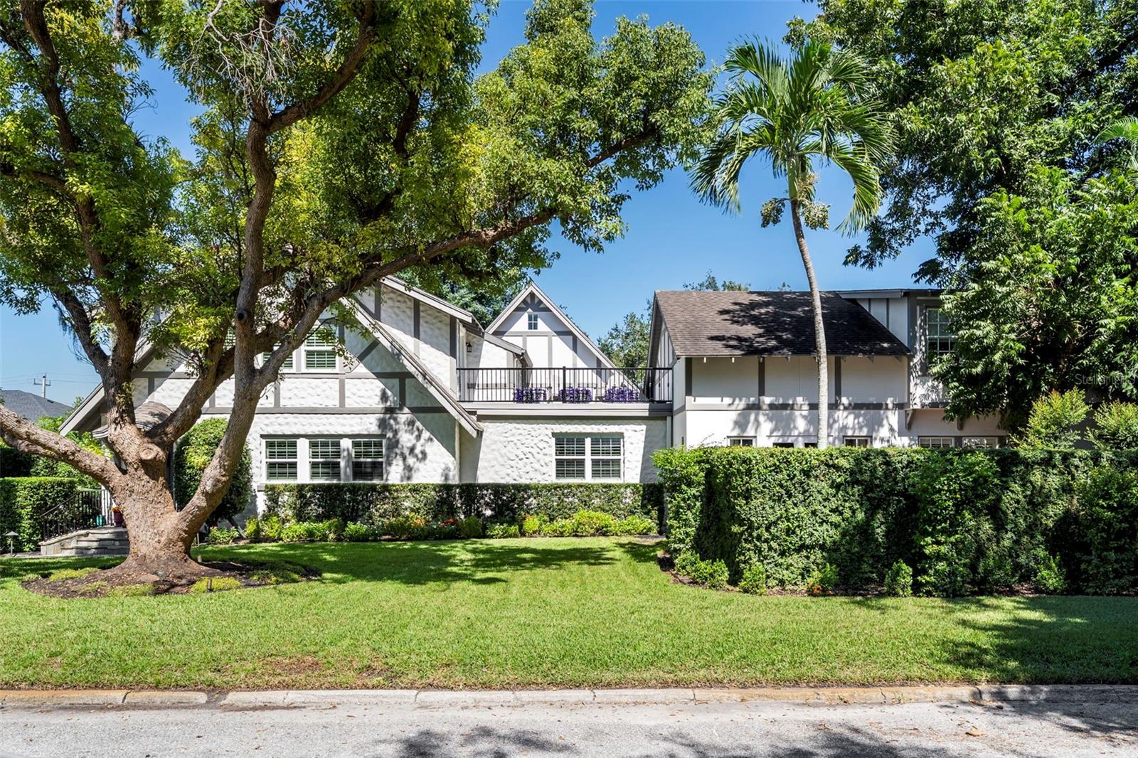 1829 BOUGAINVILLEA STREET