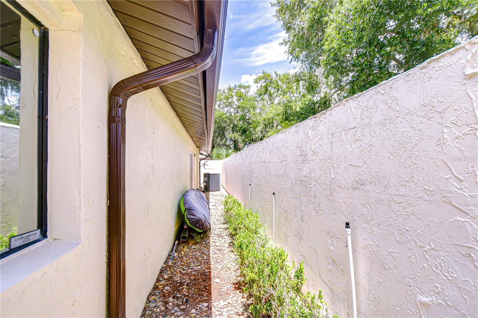 VILLAGE VI OF CARROLLWOOD VILL - Residential