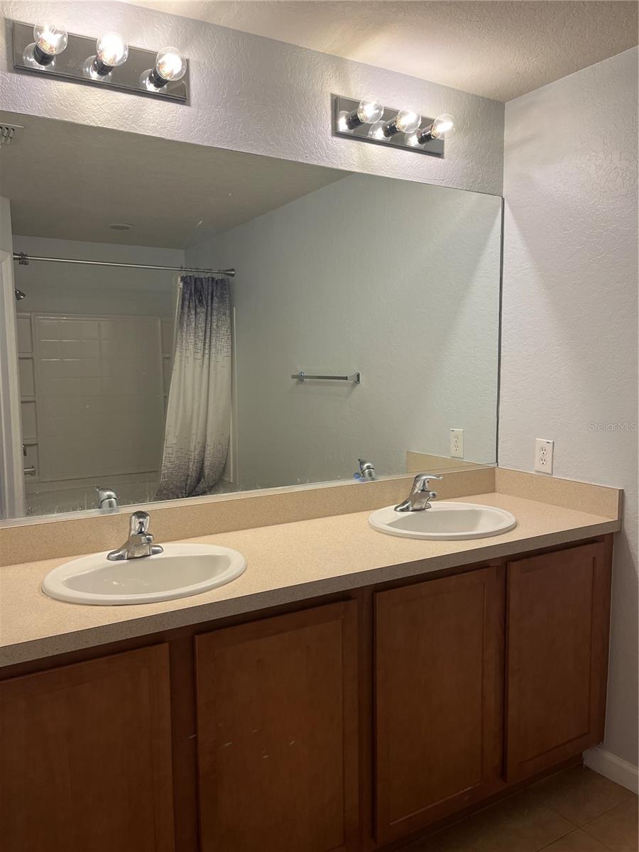 WYNCHASE TWNHMS - Residential