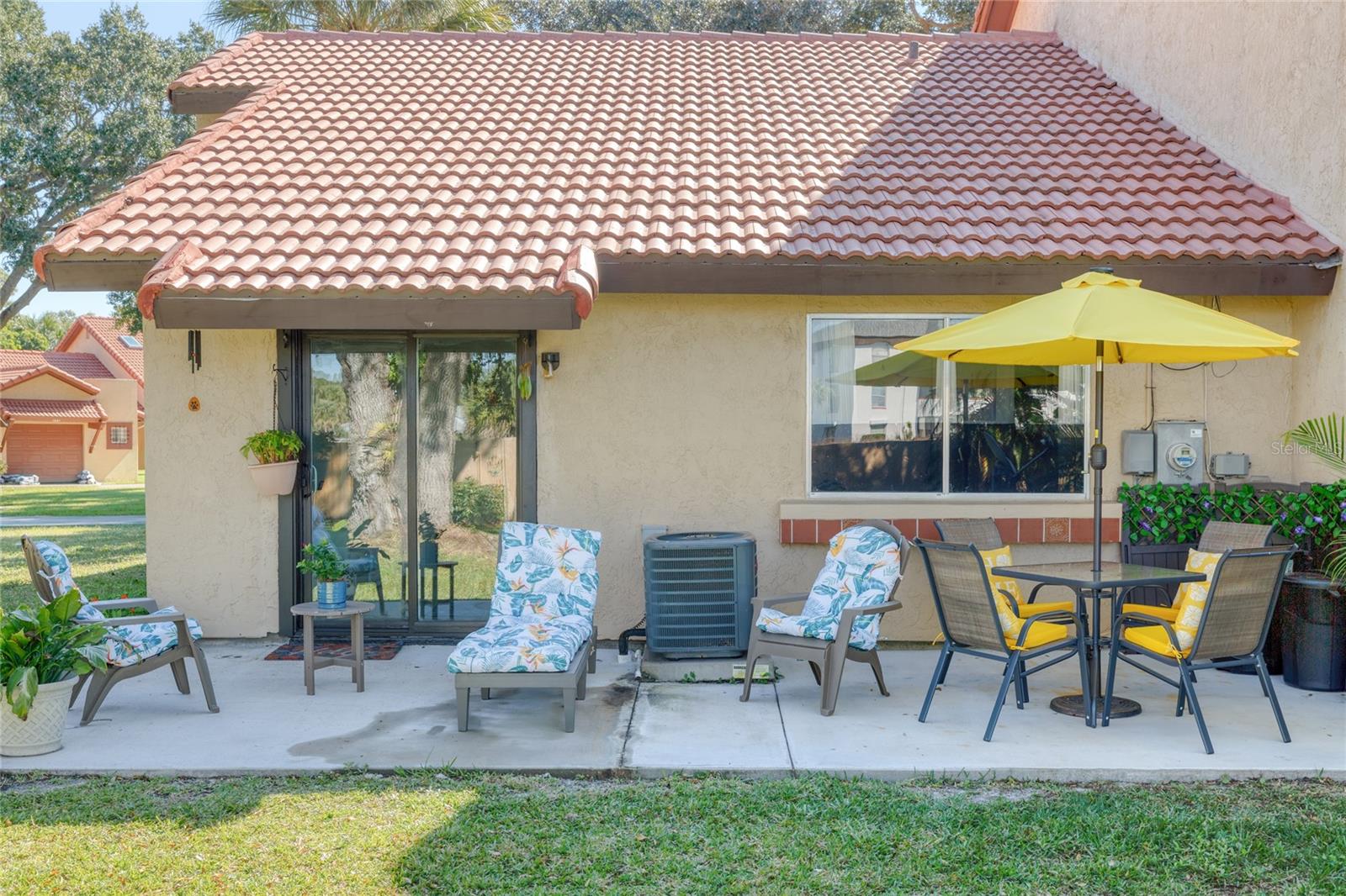 PORT MALABAR COUNTRY CLUB UNIT 5 1ST REPLAT - Residential