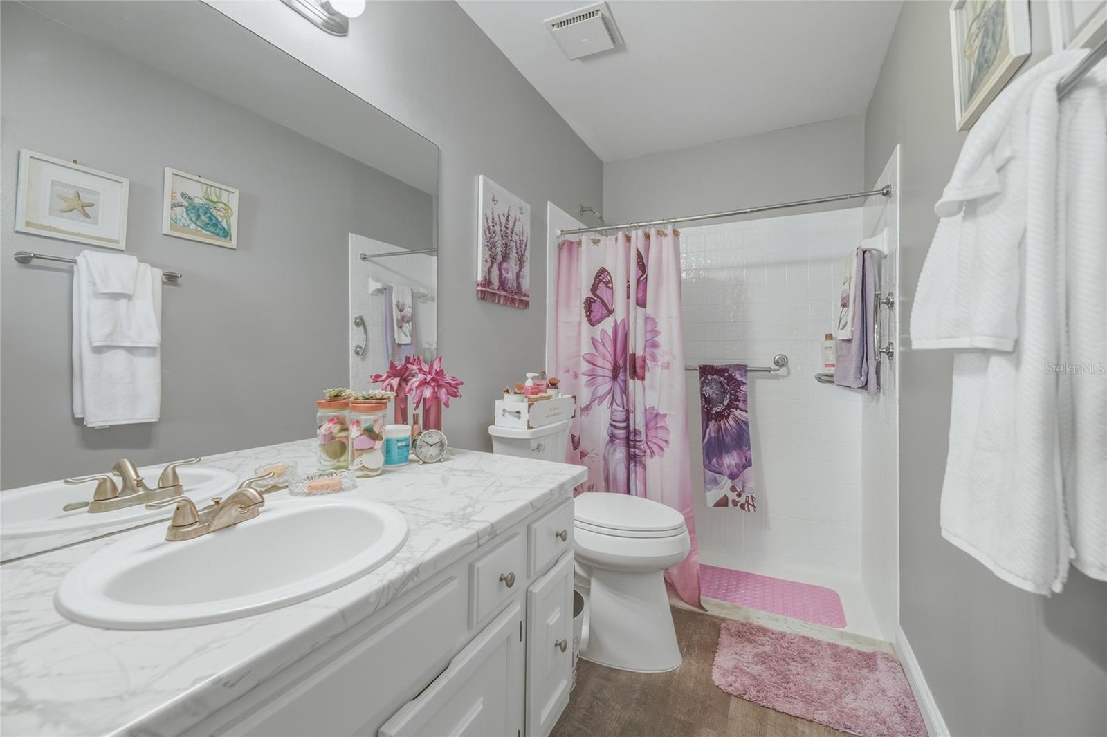 PORT MALABAR COUNTRY CLUB UNIT 5 1ST REPLAT - Residential