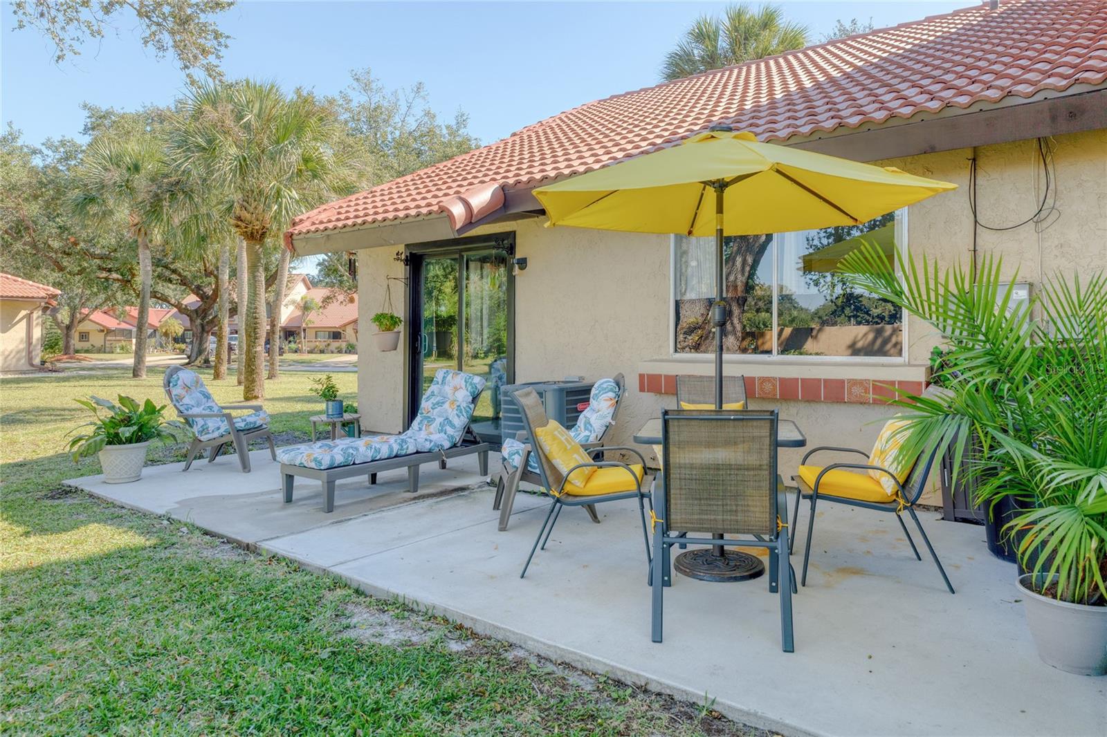 PORT MALABAR COUNTRY CLUB UNIT 5 1ST REPLAT - Residential