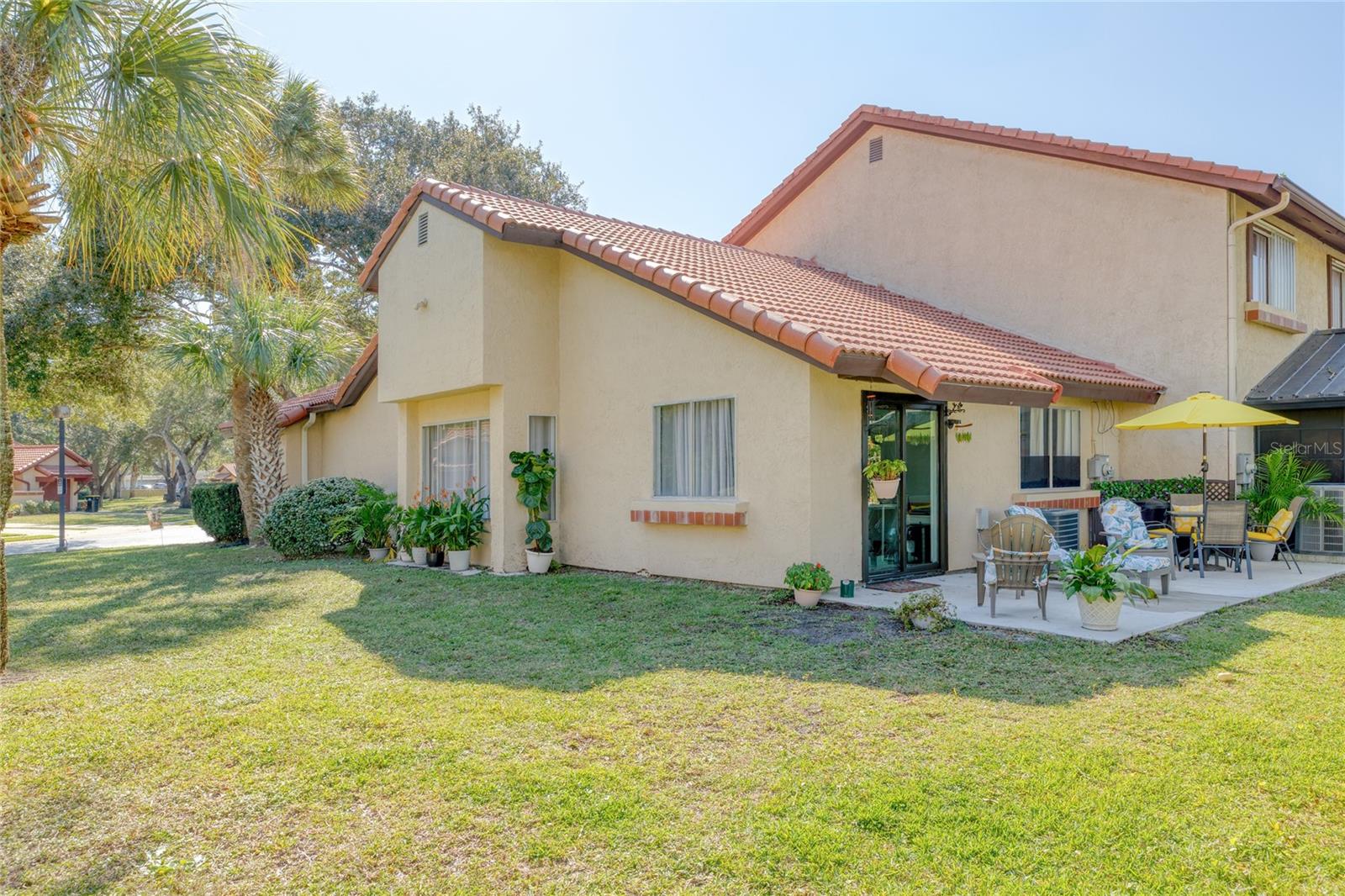 PORT MALABAR COUNTRY CLUB UNIT 5 1ST REPLAT - Residential