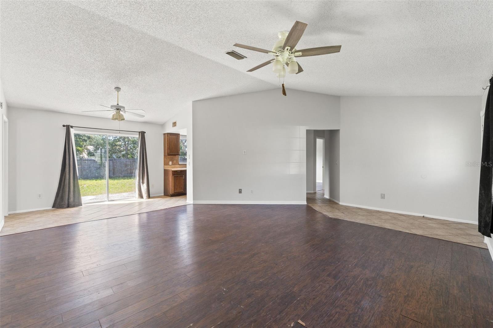 SPRING HILL - Residential