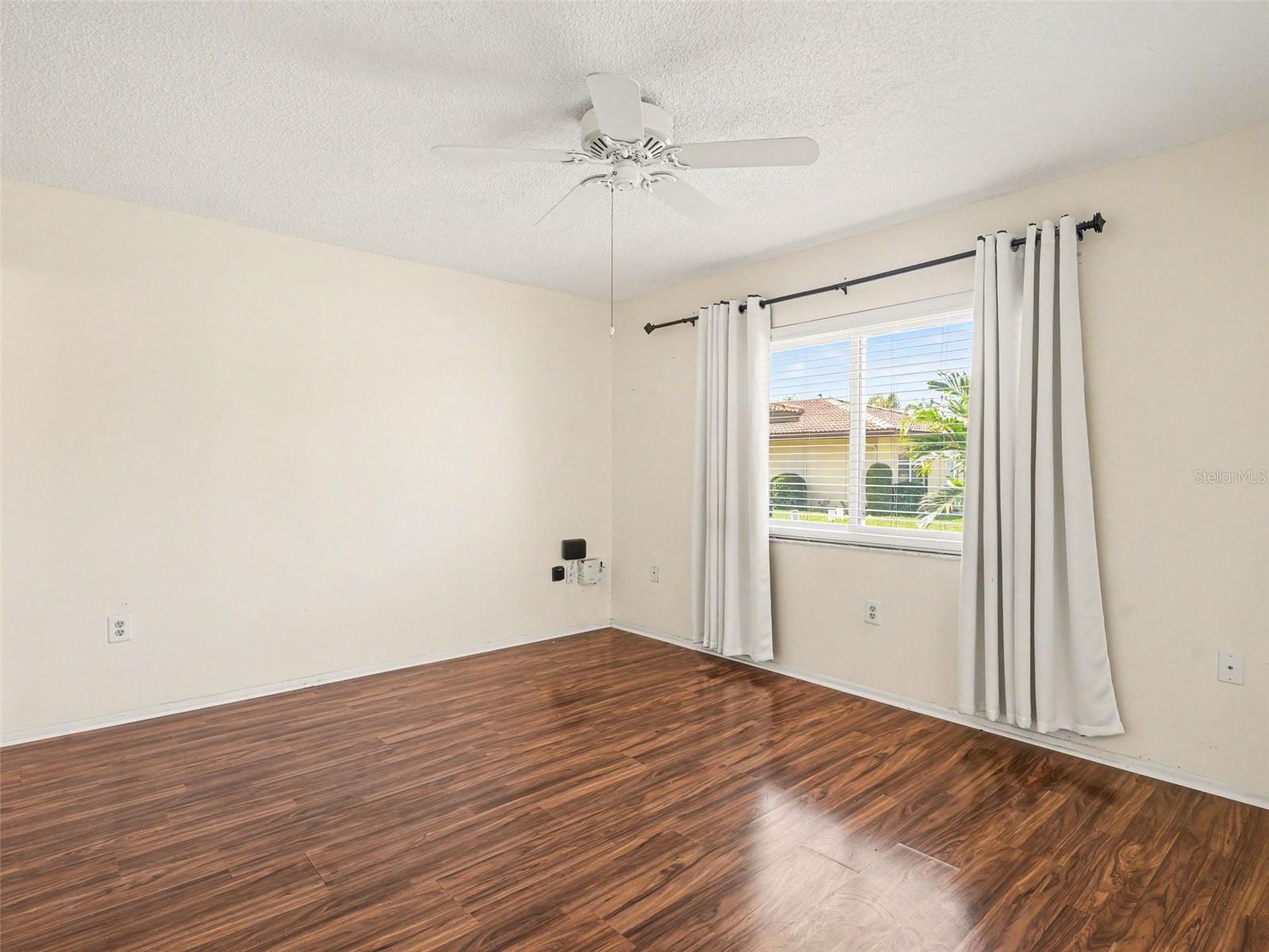 CAMBRIDGE VILLAGE - Residential