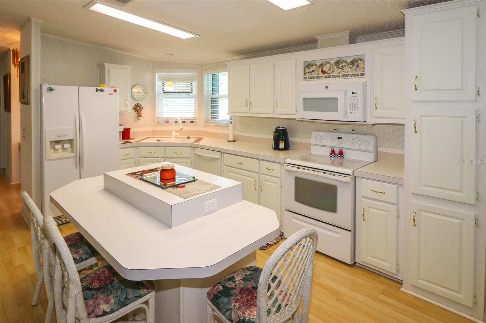 LAKEWOOD VILLG. - Residential