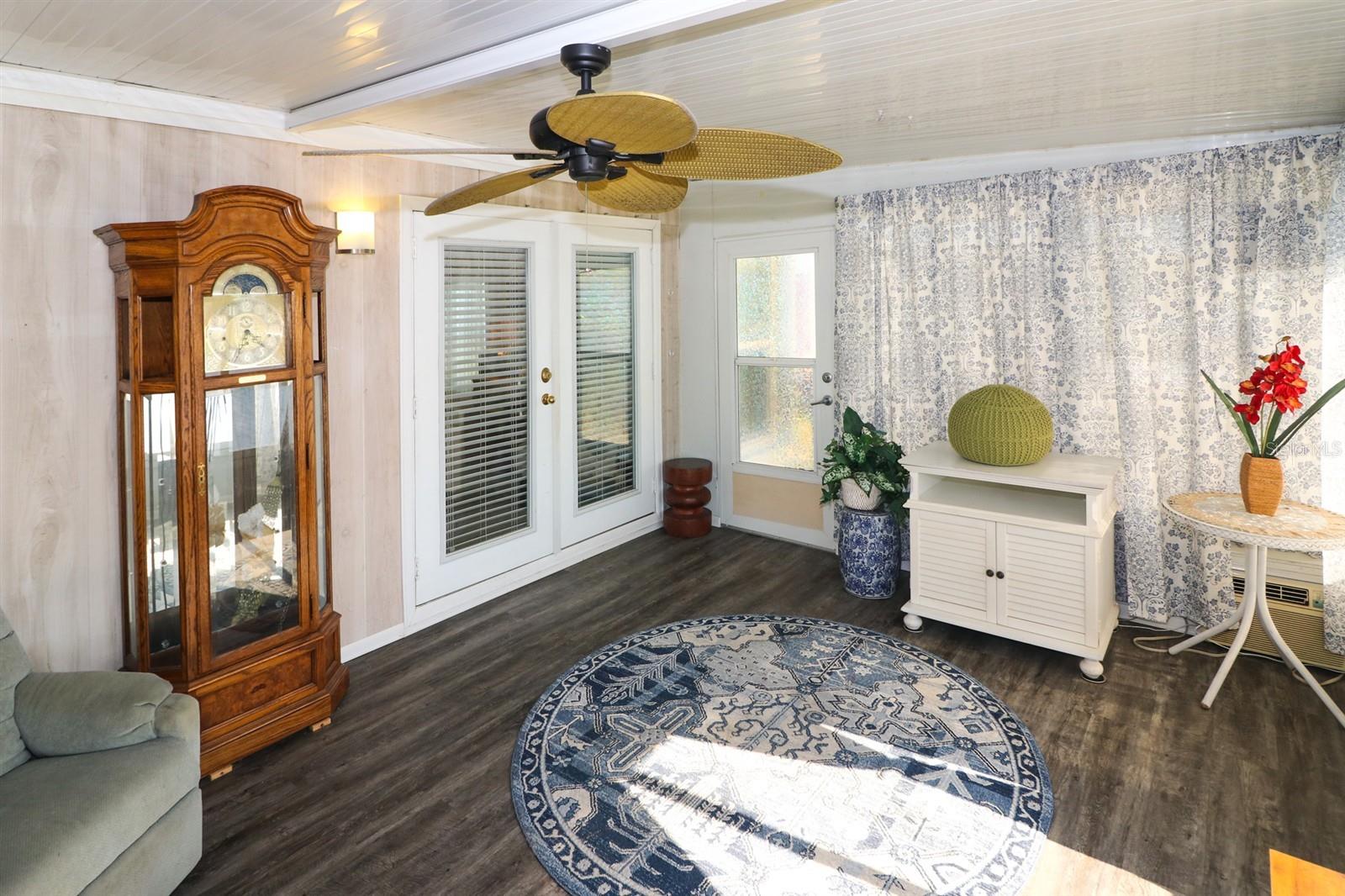 LAKEWOOD VILLG. - Residential