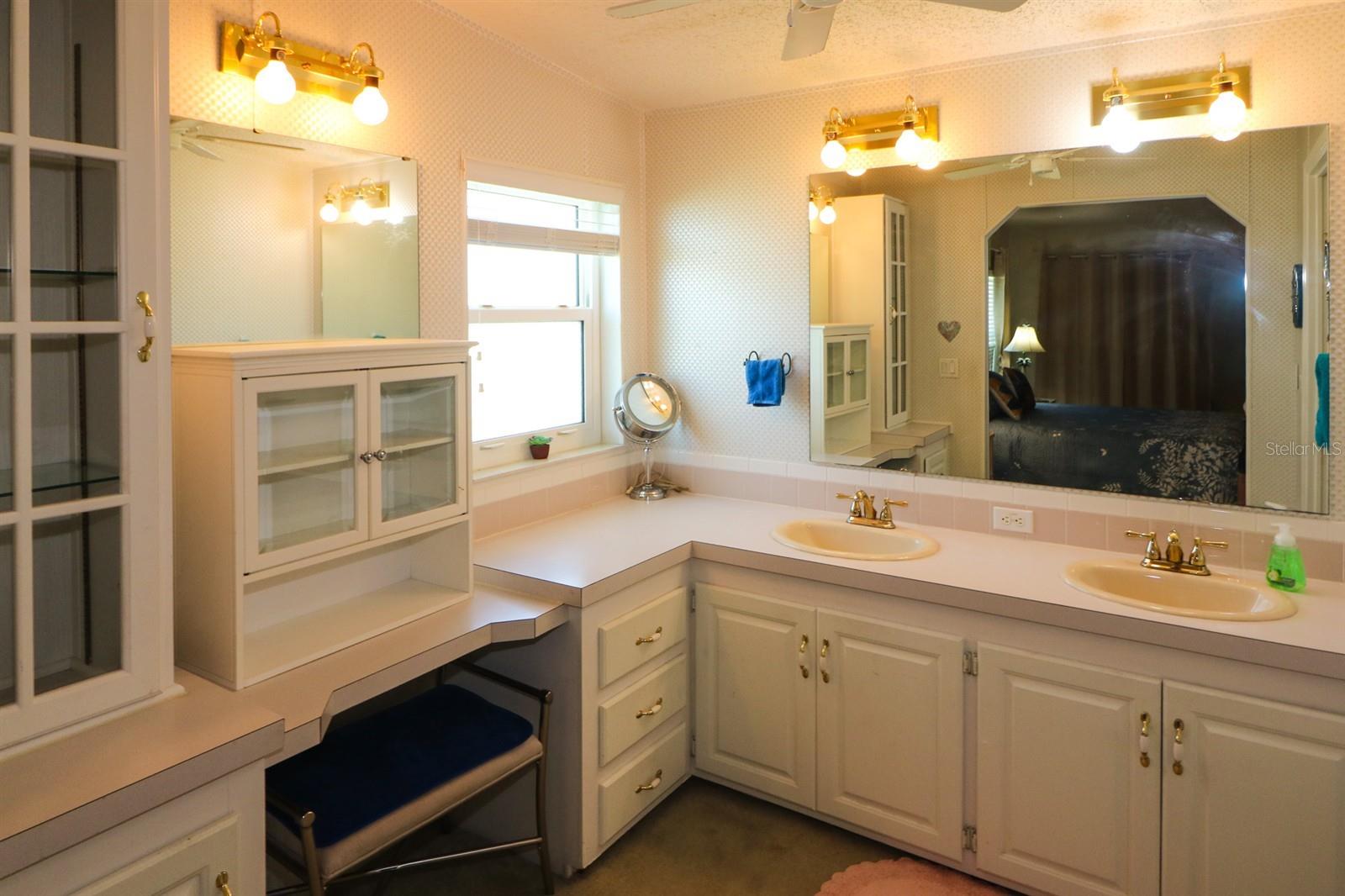 LAKEWOOD VILLG. - Residential