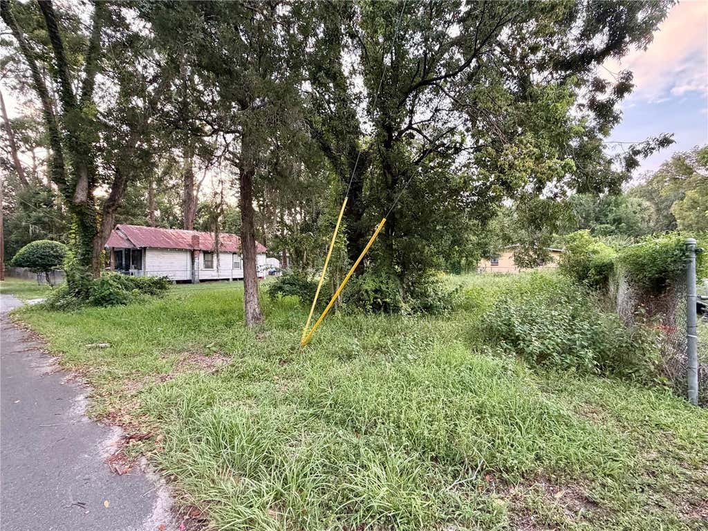 Photo of Xx NE 5th Avenue, Gainesville, FL 32641 (MLS # GC542271)
