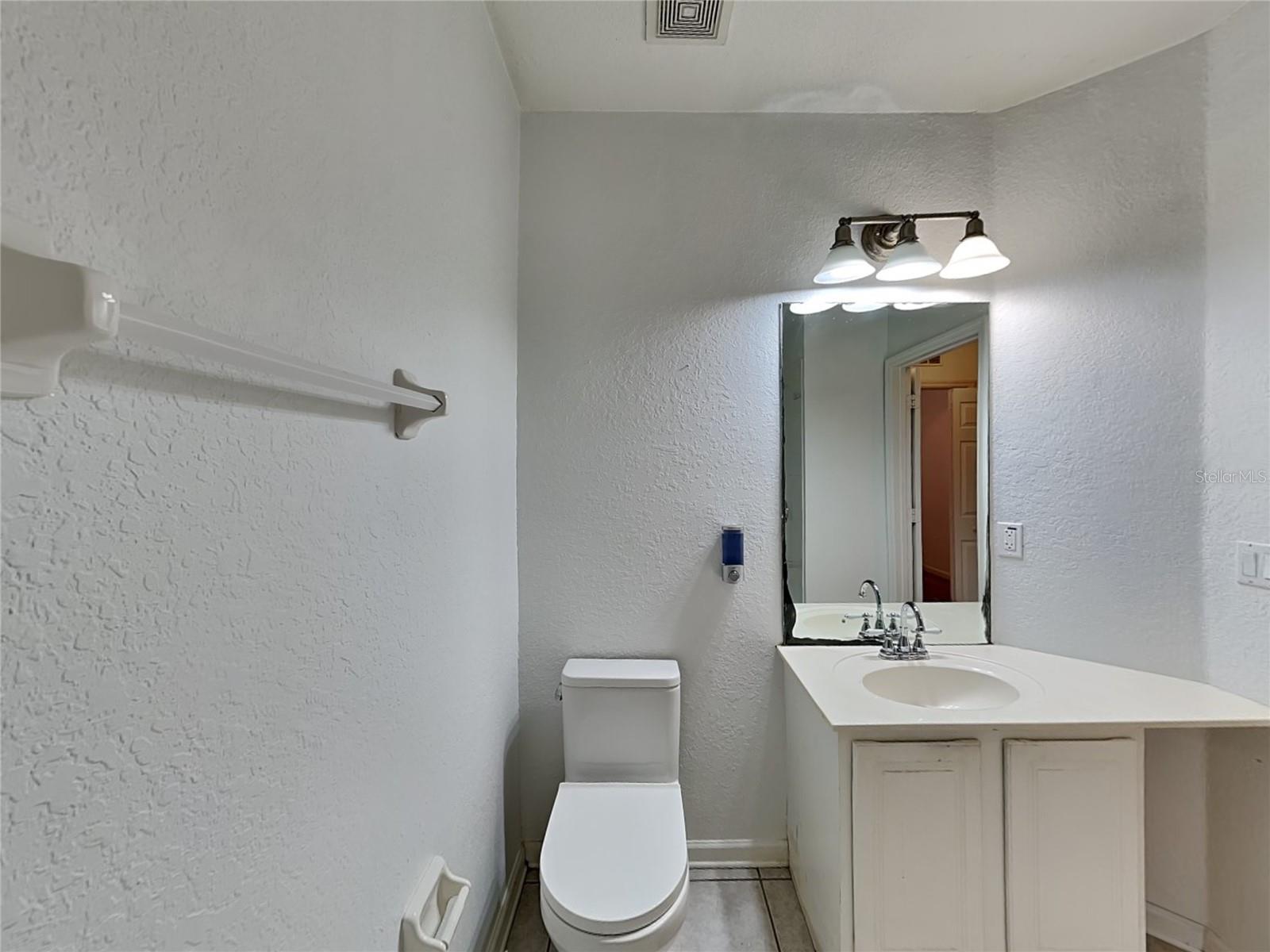 CARRIAGE HOMES AT DUNWOODY COMMONS A CONDO - Residential