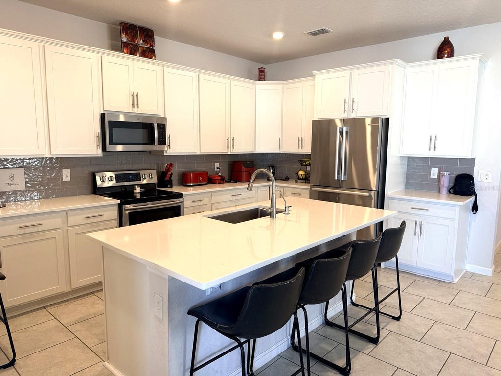 Photo of 121 Crestview Lane, Dundee, FL 33838 (MLS # O6453946)