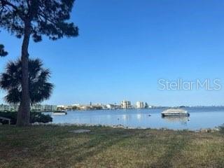 MEDITERRANEAN MANORS - Residential Lease