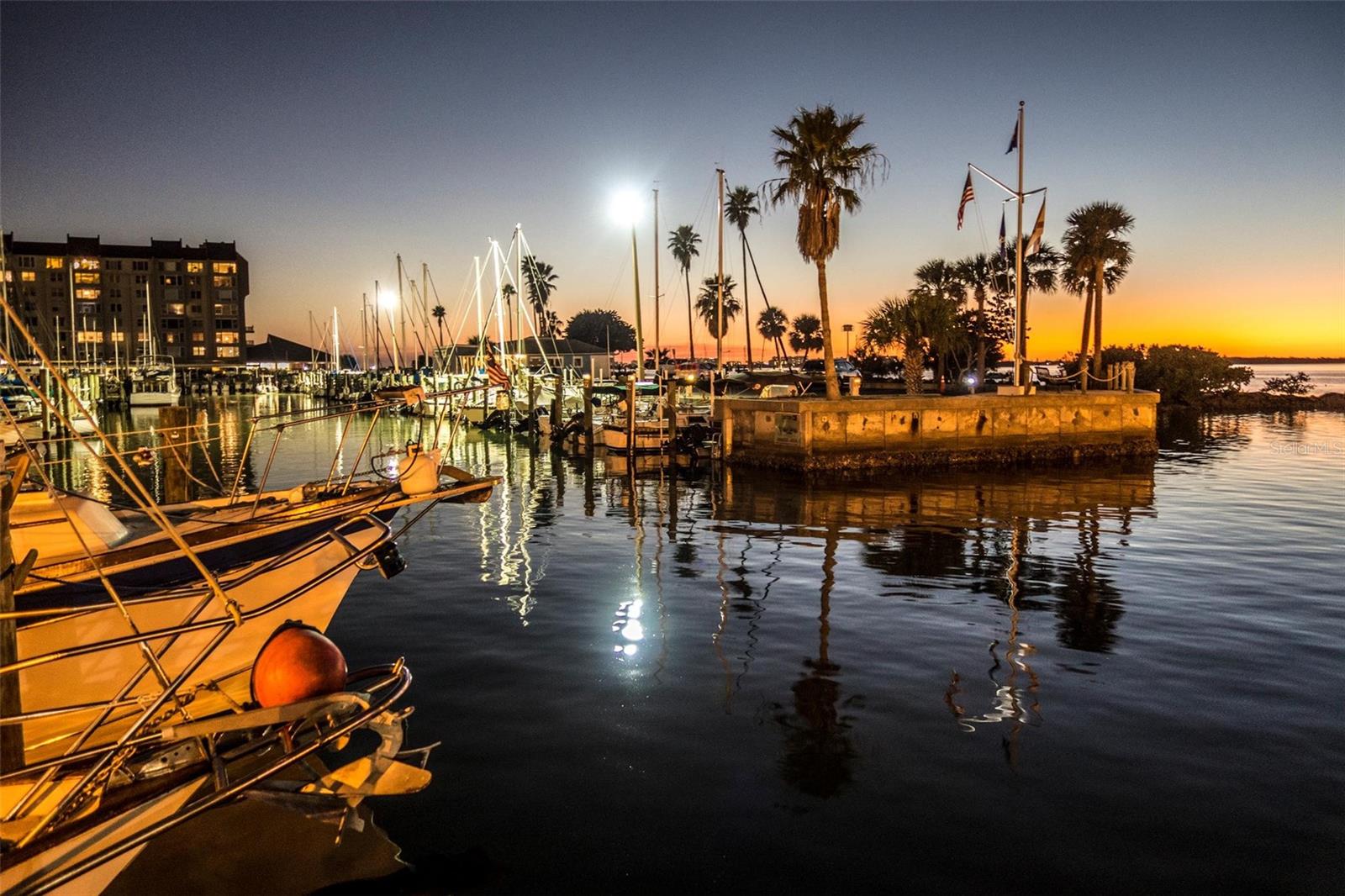 MEDITERRANEAN MANORS - Residential Lease