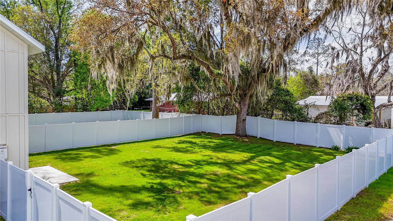 OAK VILLA REP - Residential