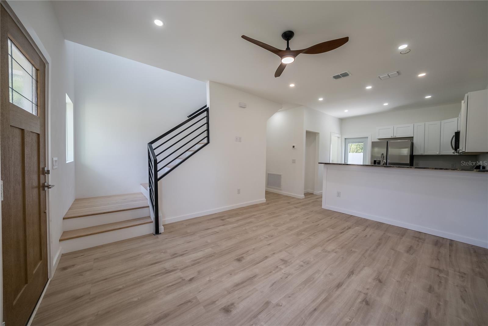 OAK VILLA REP - Residential