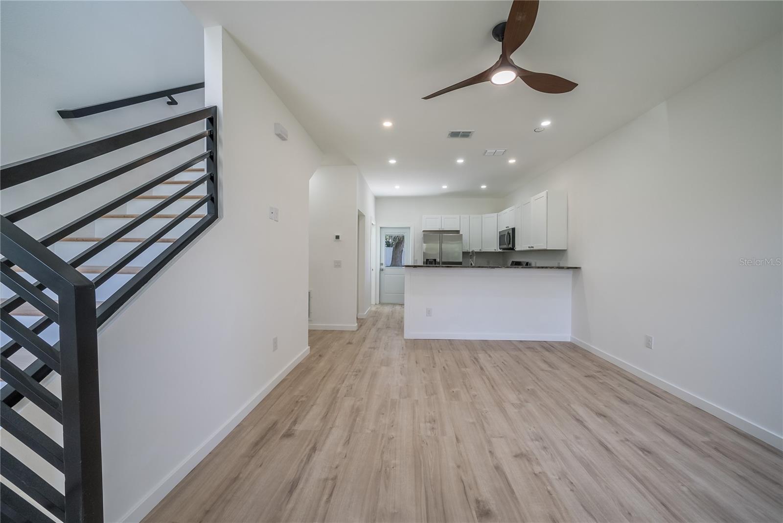 OAK VILLA REP - Residential