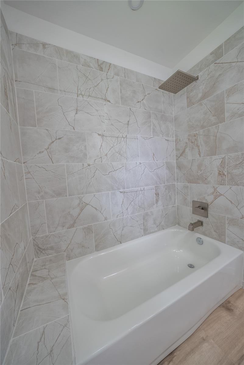 OAK VILLA REP - Residential