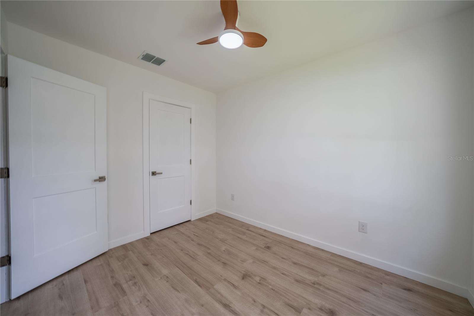 OAK VILLA REP - Residential