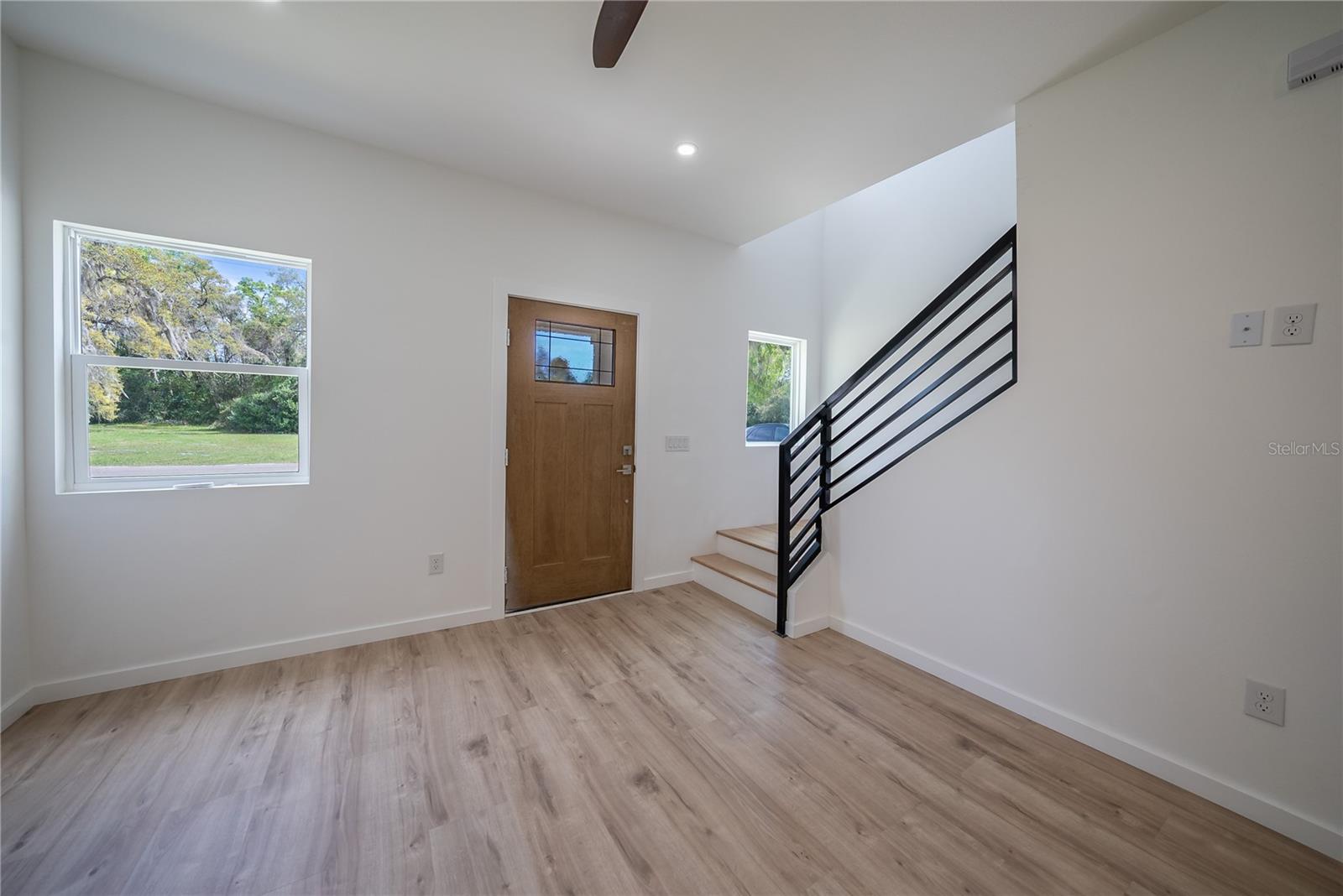 OAK VILLA REP - Residential