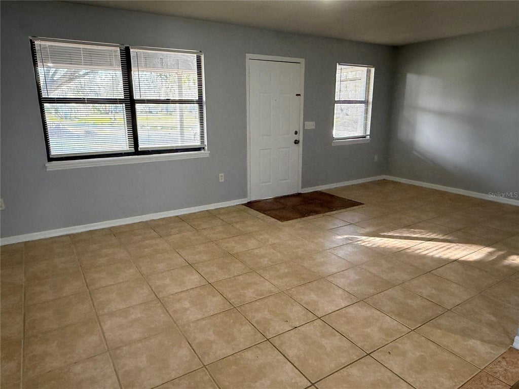 Photo of 1702 Dawn Heights Drive, Lakeland, FL 33801 (MLS # TB8543595)