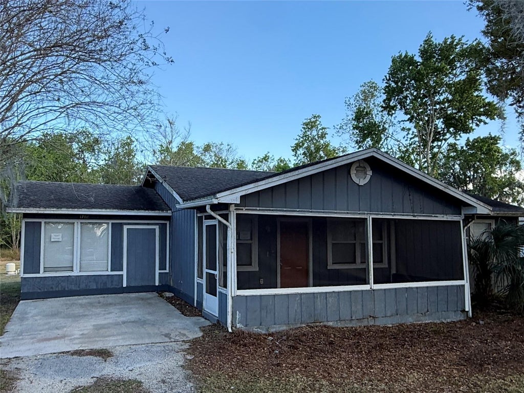 Photo of 1702 Dawn Heights Drive, Lakeland, FL 33801 (MLS # TB8543595)
