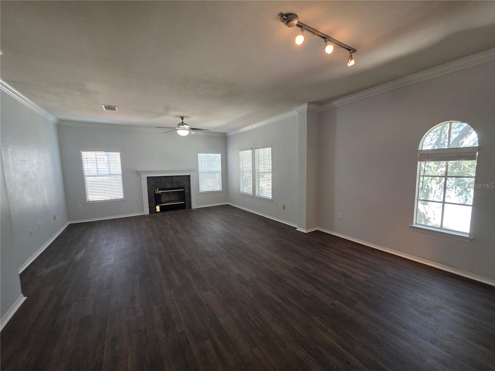 NOTTING HILL A CONDO - Residential