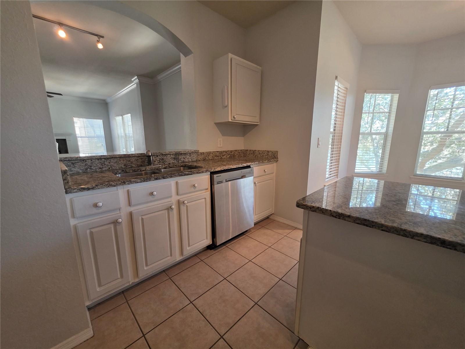 NOTTING HILL A CONDO - Residential